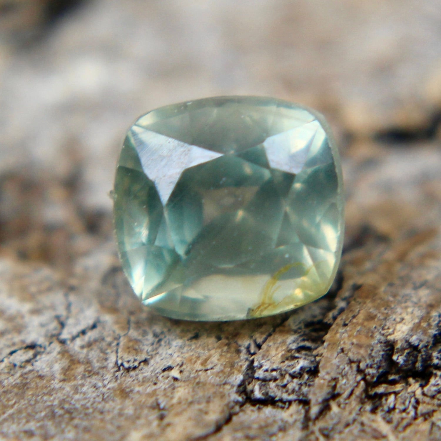 Natural Green Sapphire - Sapphirepal