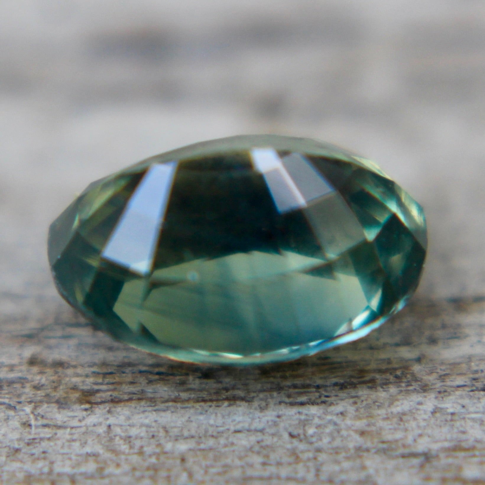 Unheated natural green sapphire from Sri Lanka – ideal for bespoke engagement rings and pendants