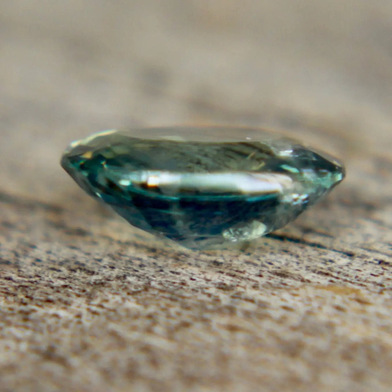 Natural Green Sapphire - Sapphirepal