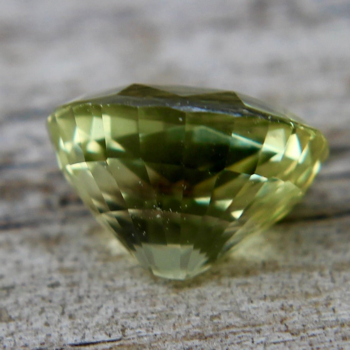 Natural Green Sapphire - Sapphirepal