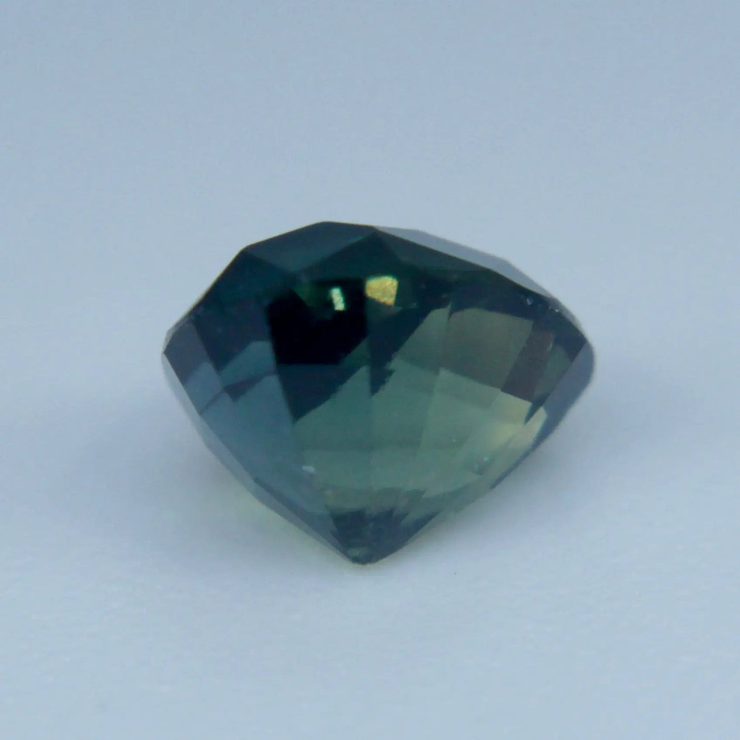 Natural Green Sapphire - Sapphirepal