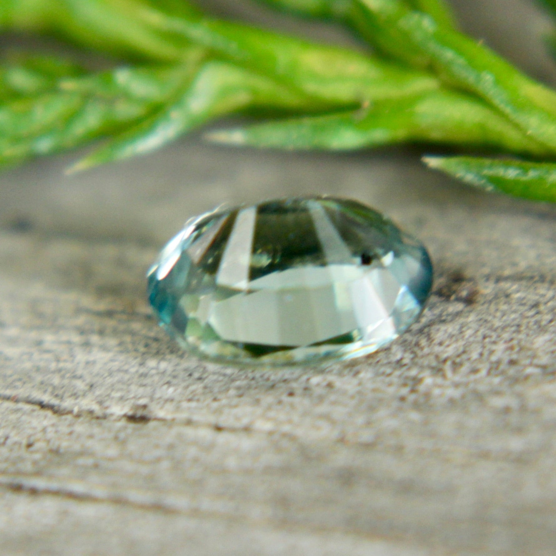 Natural Green Sapphire - Sapphirepal