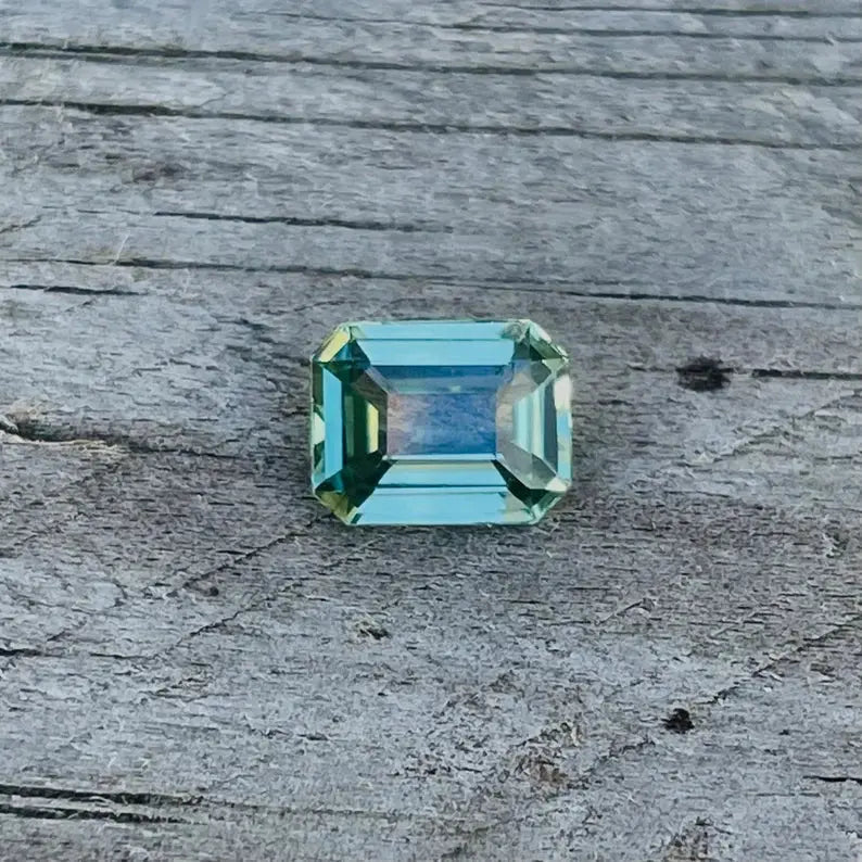 Natural Green Sapphire - Sapphirepal