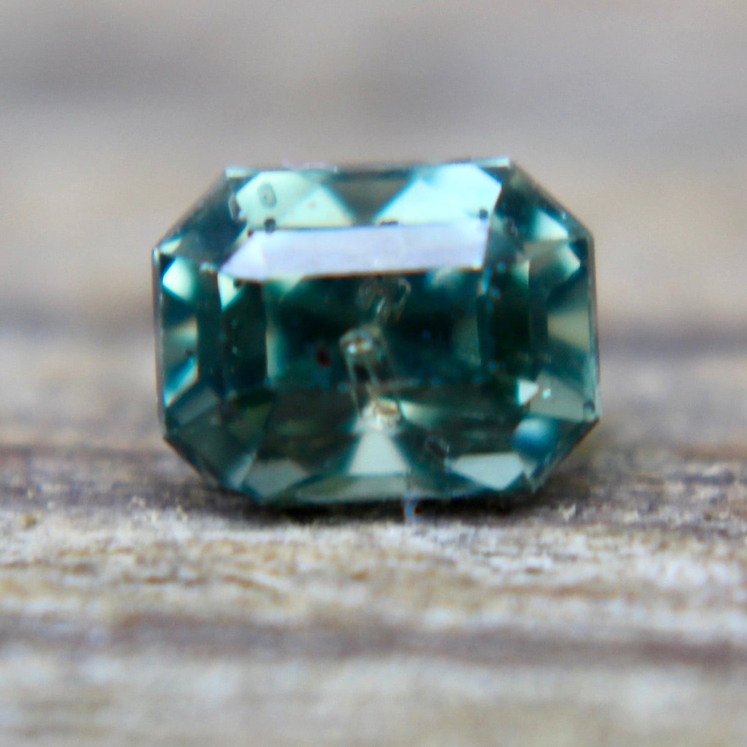 Natural Green Sapphire - Sapphirepal