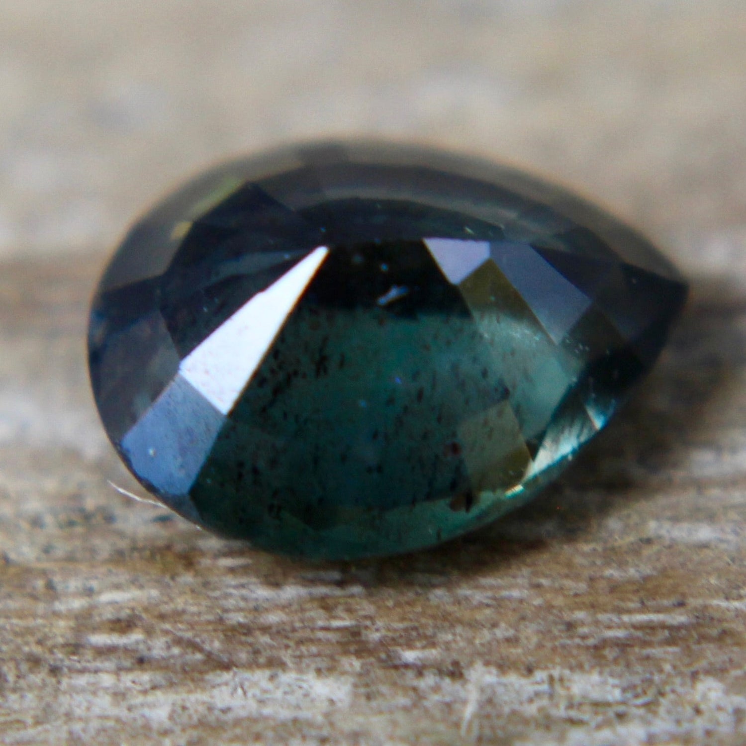 Natural Green Sapphire - Sapphirepal