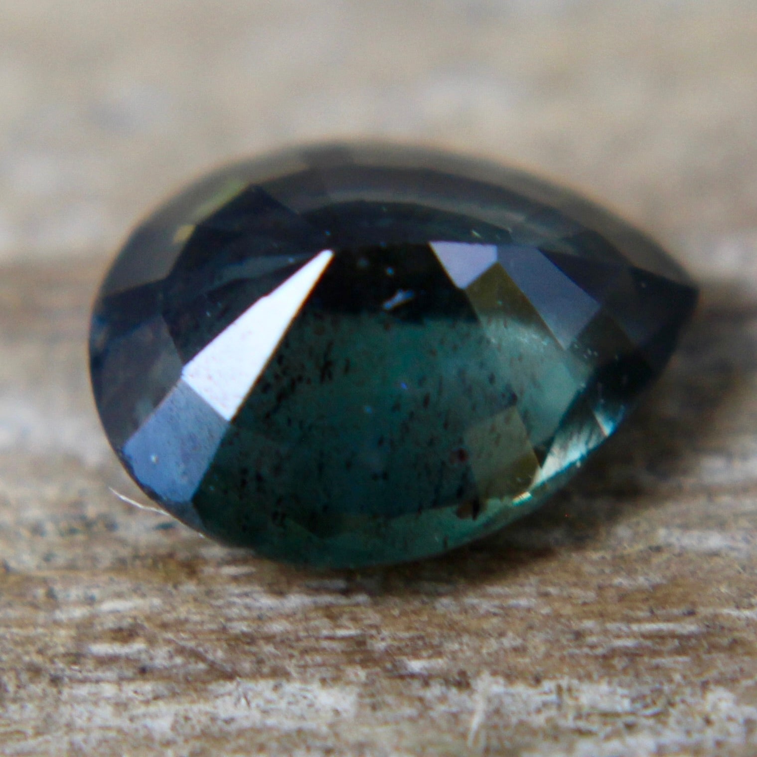 Natural Green Sapphire - Sapphirepal