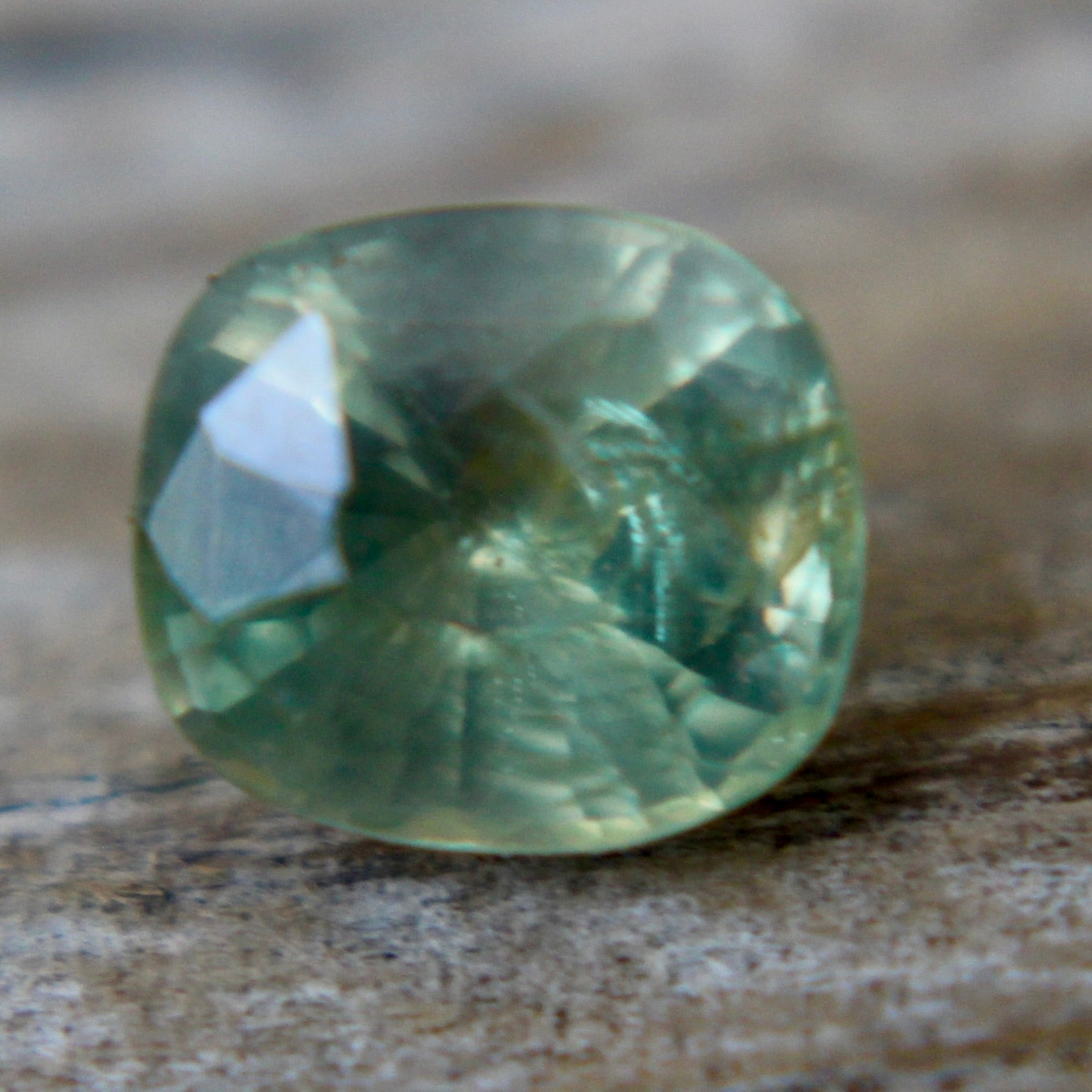 Natural Green Sapphire - Sapphirepal