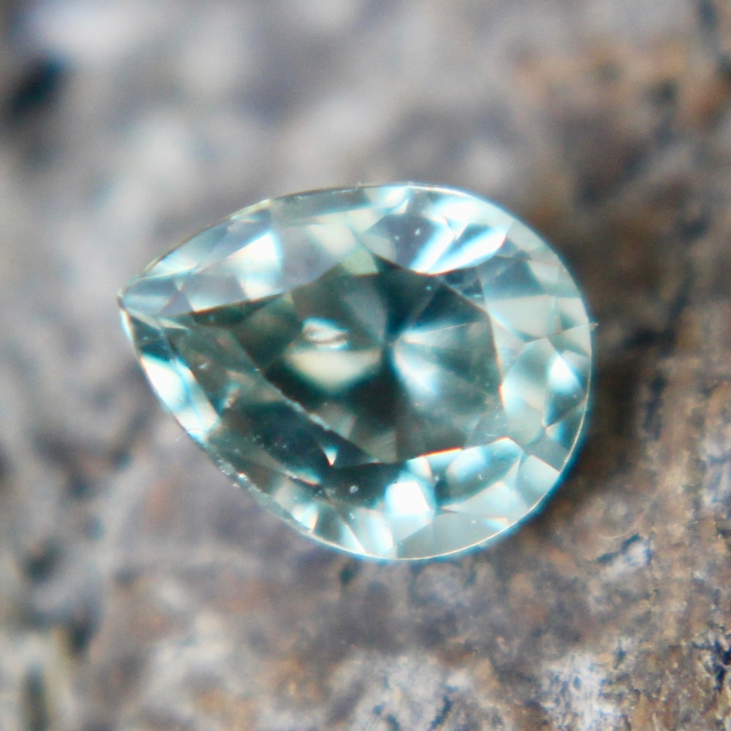 Natural Green Sapphire - Sapphirepal