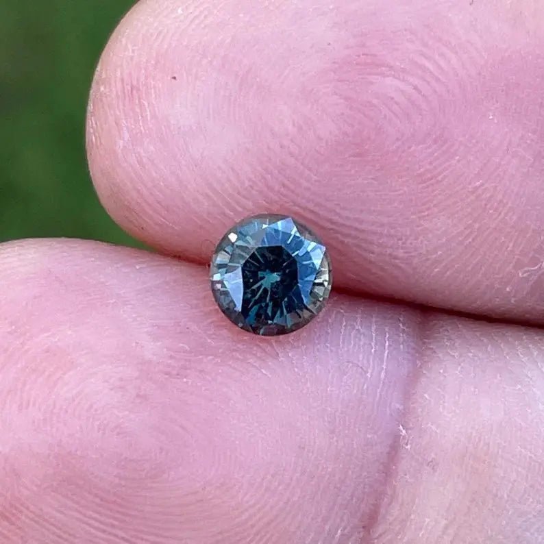 Natural Green Sapphire - Sapphirepal