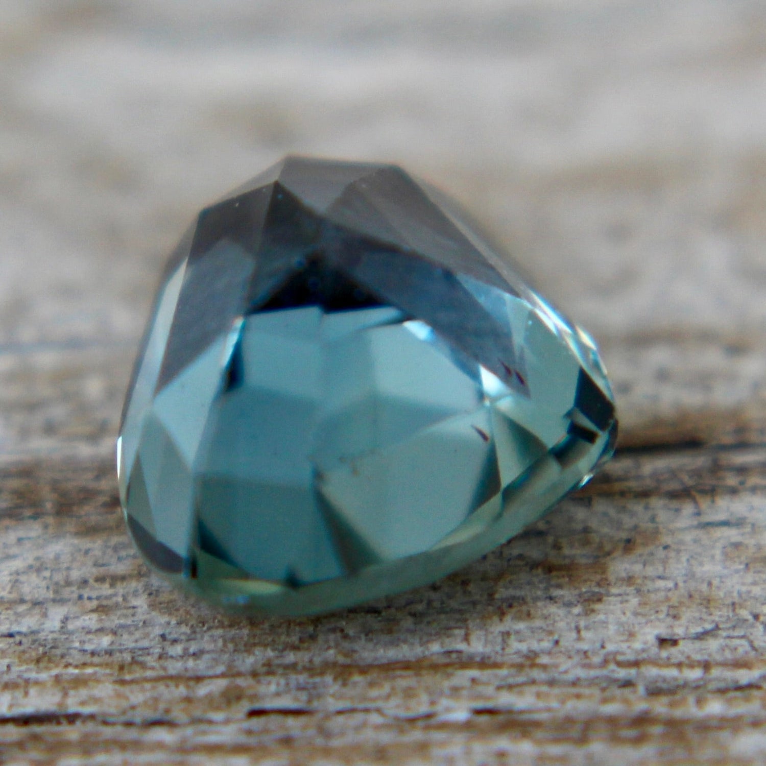 Natural Green Sapphire 0.82 Carat Pear Cut Unheated from Ceylon – Sapphire Pal Australia