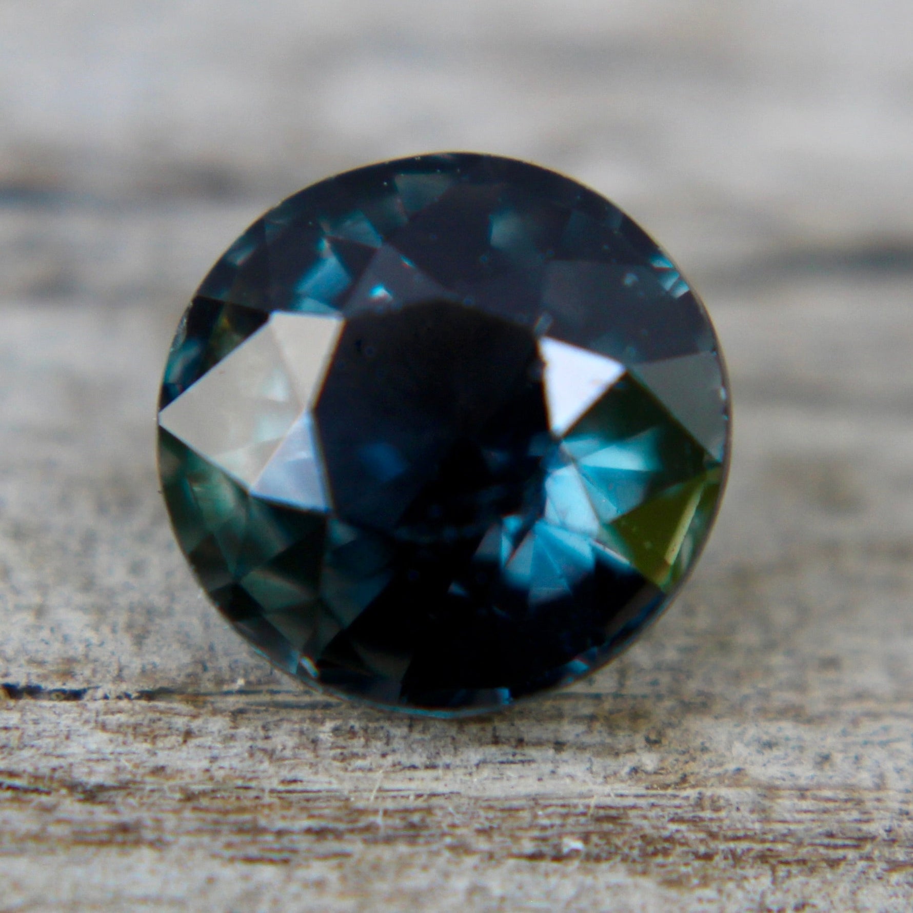 Natural Green Sapphire - Sapphirepal