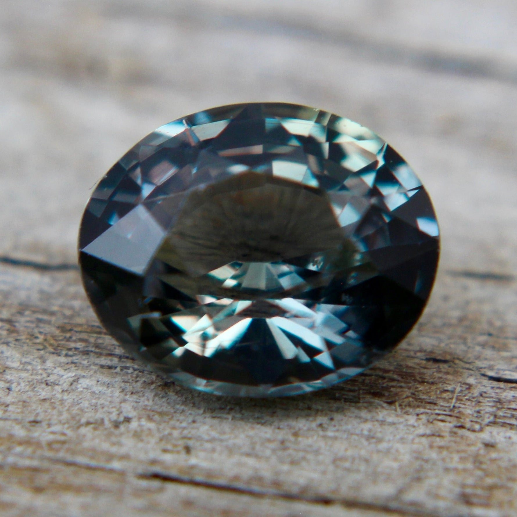 Natural Green Sapphire - Sapphirepal