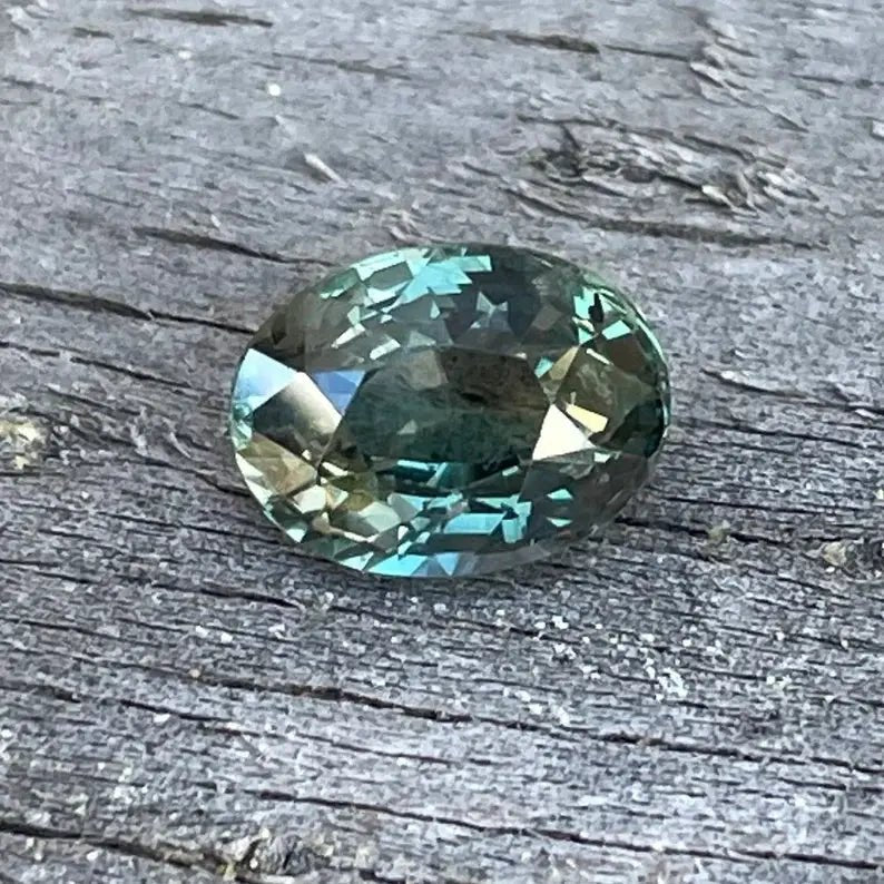 Natural Green Sapphire - Sapphirepal