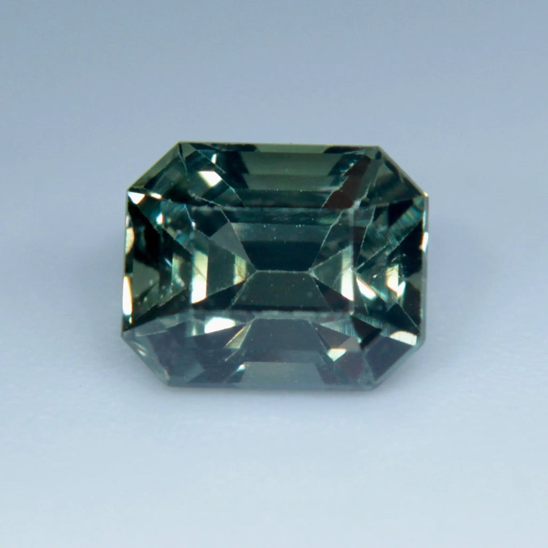 Natural Green Sapphire - Sapphirepal