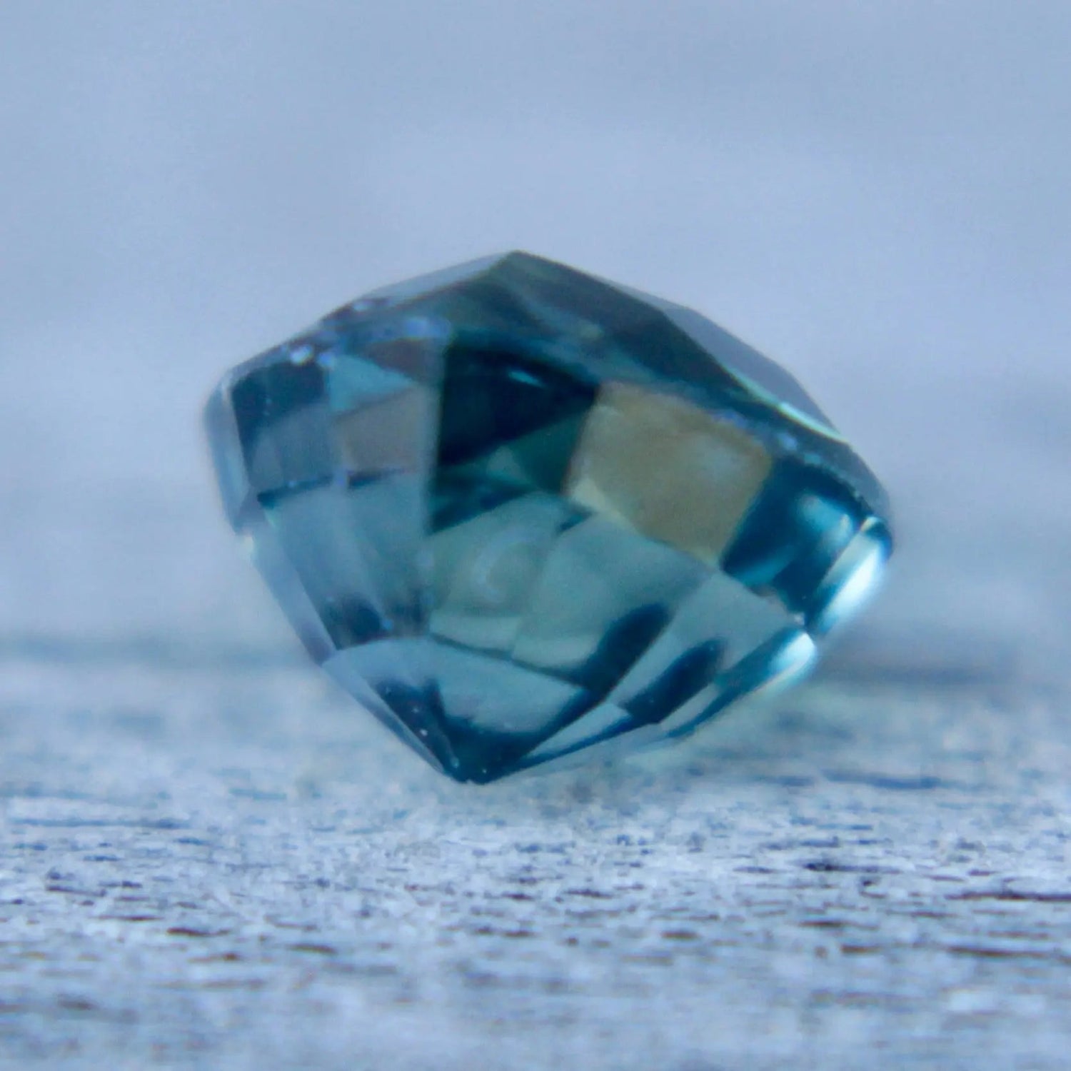 Natural Green Sapphire - Sapphirepal