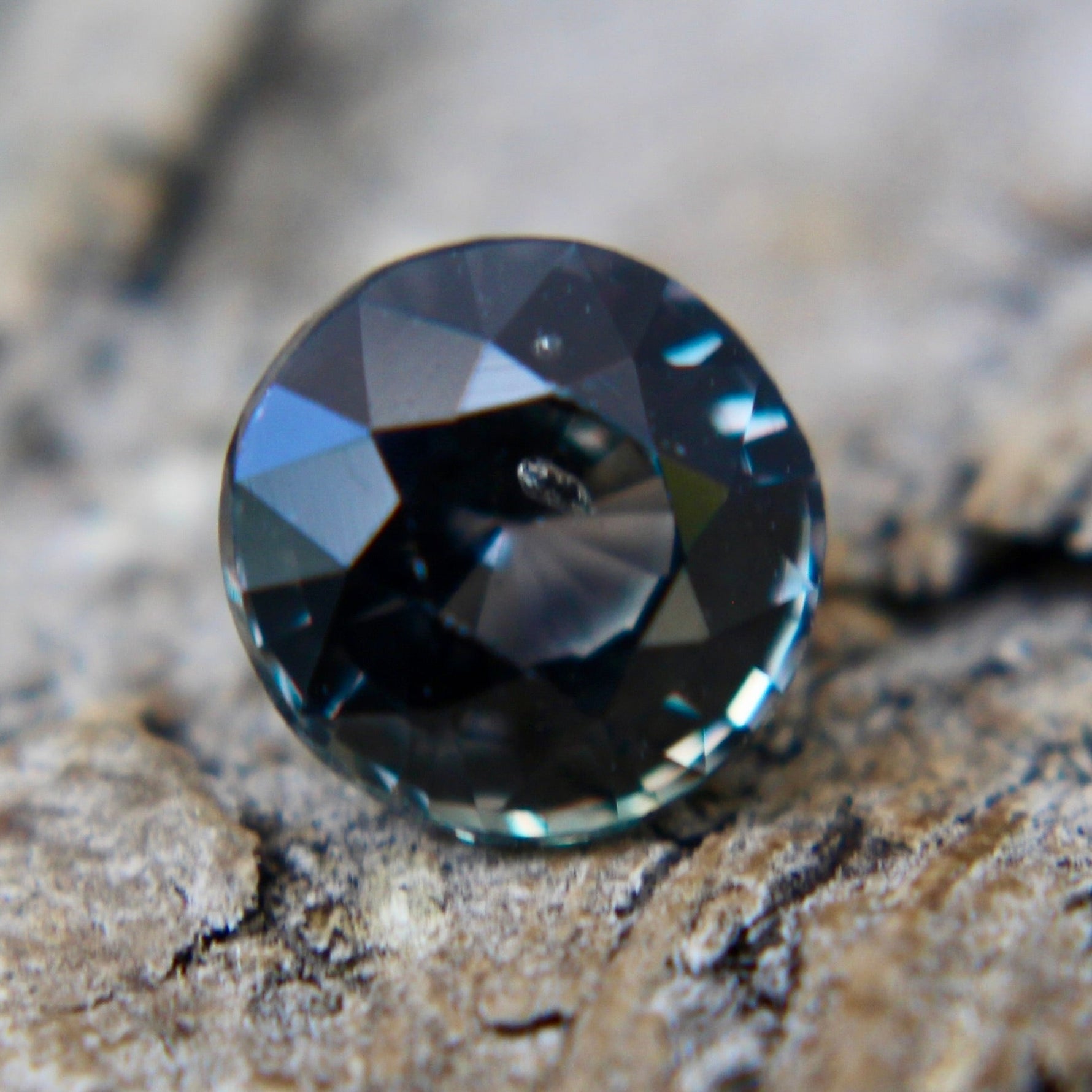 Natural Green Sapphire - Sapphirepal