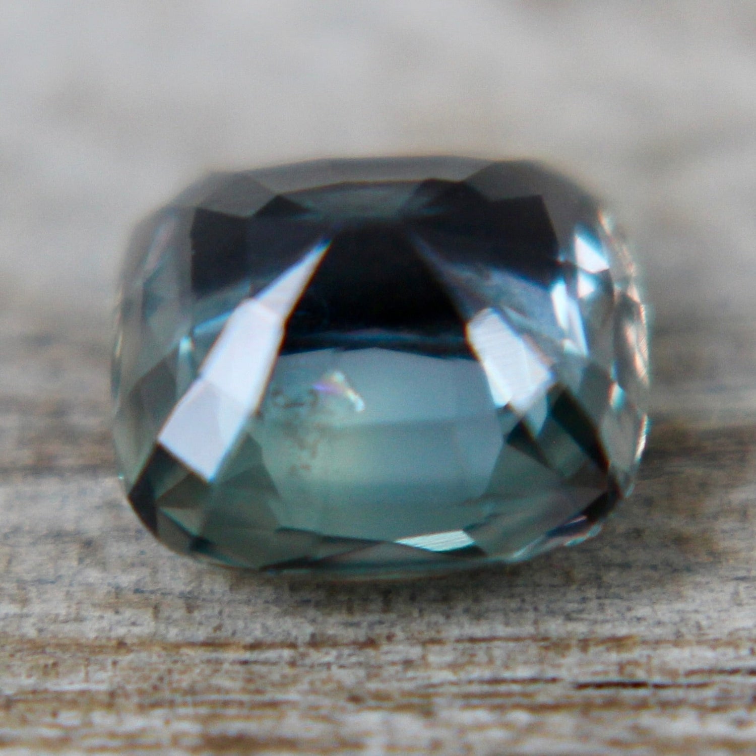 Natural Green Sapphire - Sapphirepal