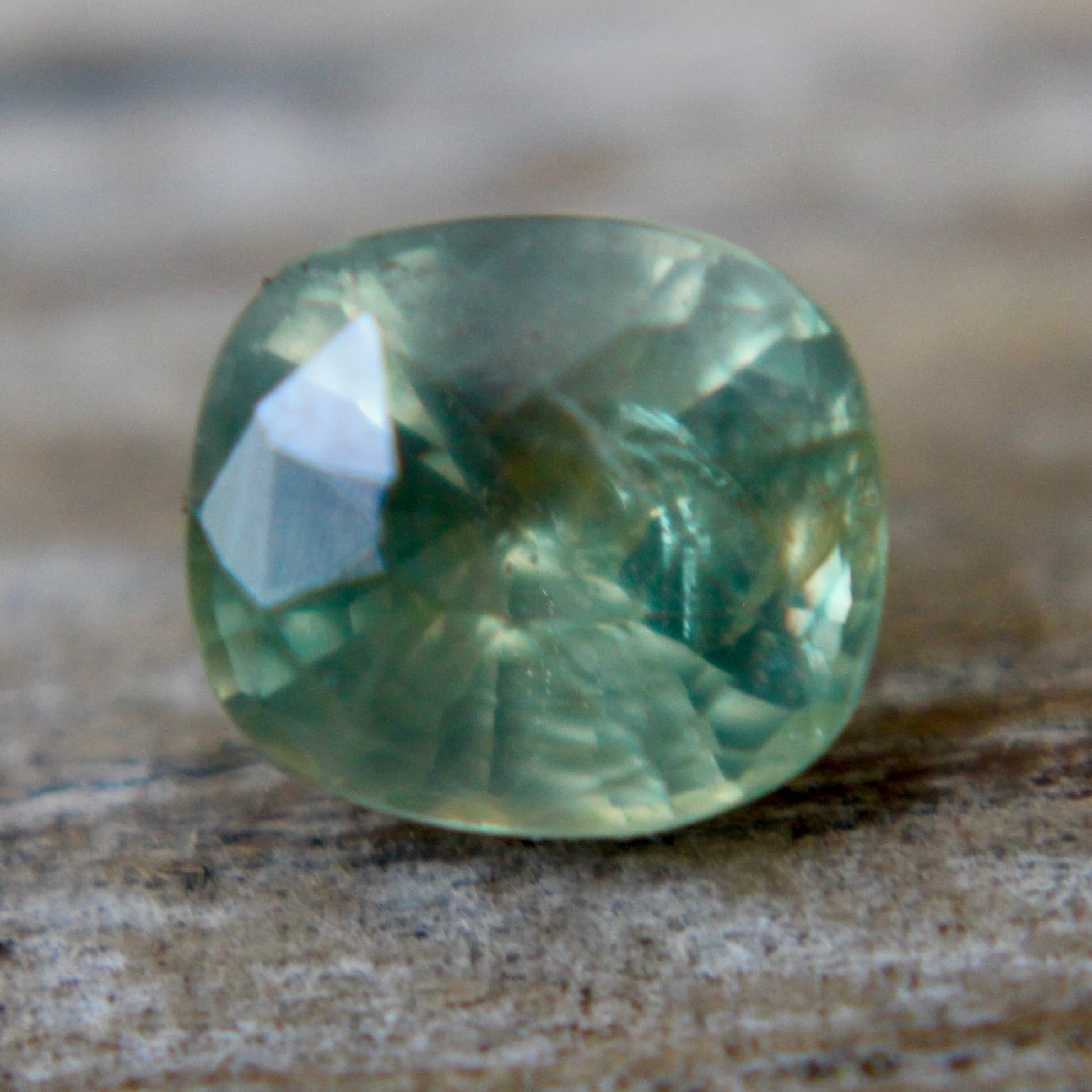 Natural Green Sapphire - Sapphirepal