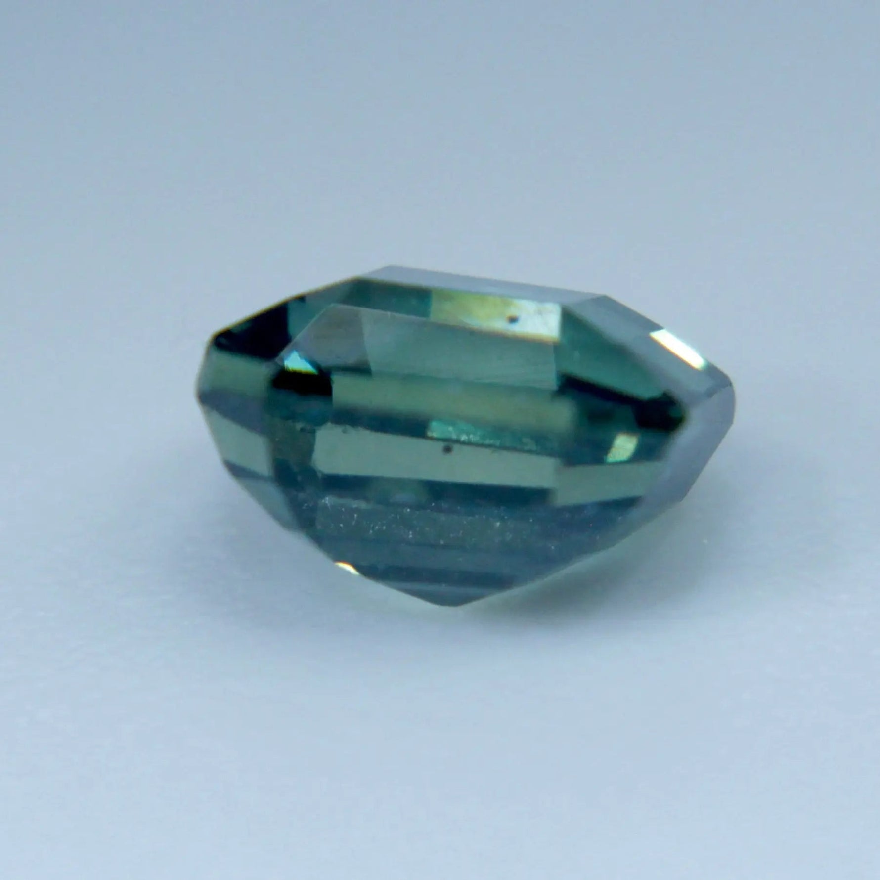 Natural Green Sapphire - Sapphirepal