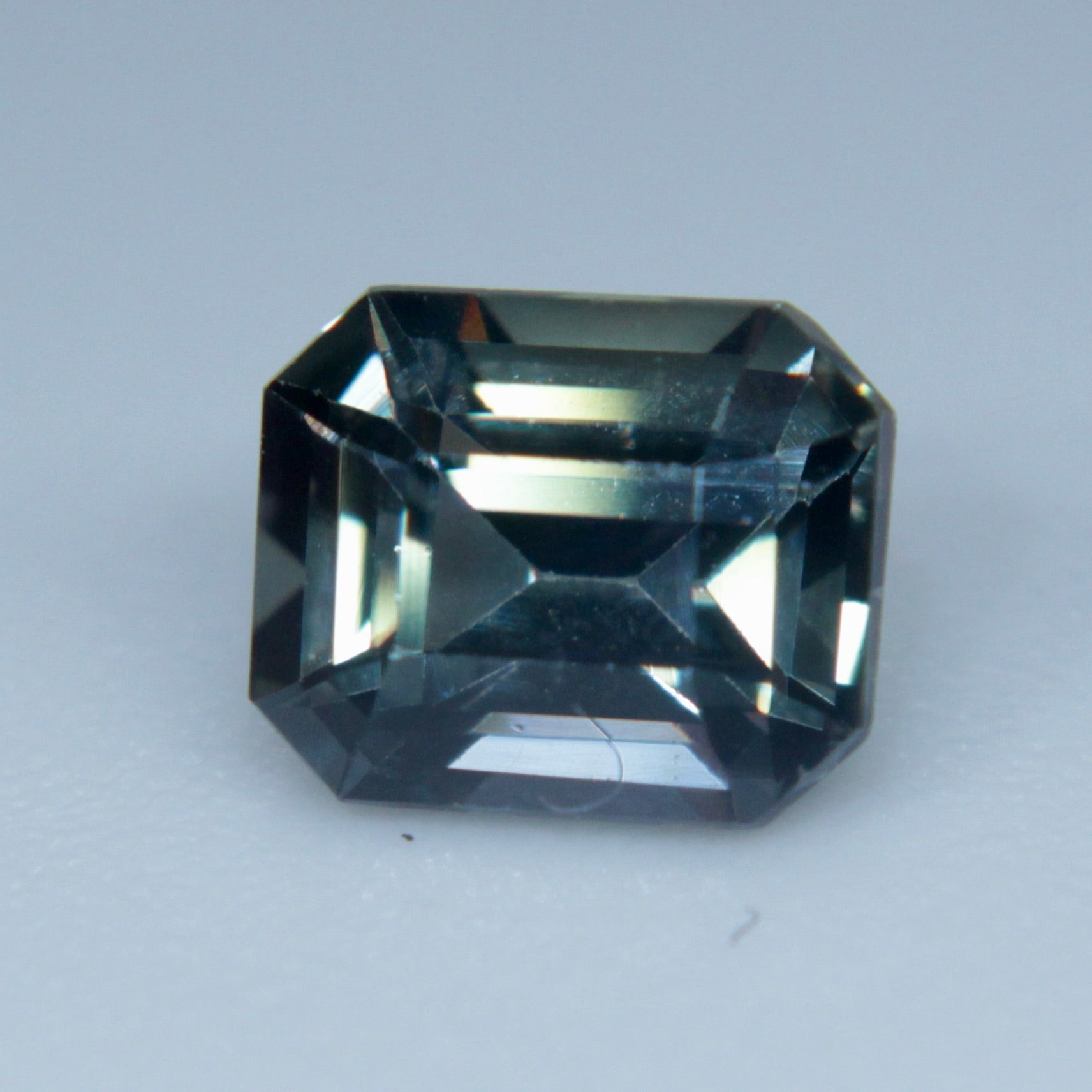 Natural Green Sapphire - Sapphirepal