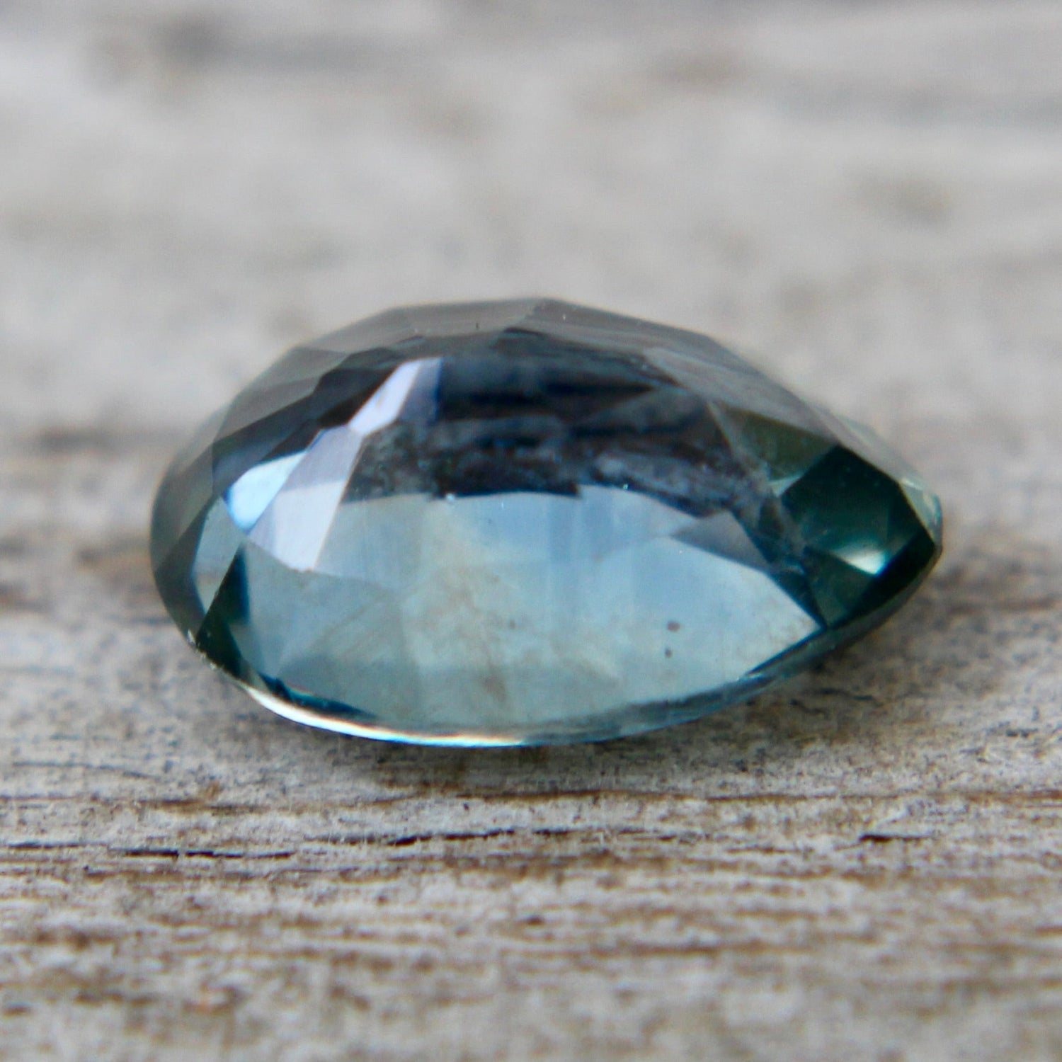 Natural Green Sapphire - Sapphirepal
