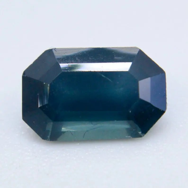 Natural Green Sapphire - Sapphirepal