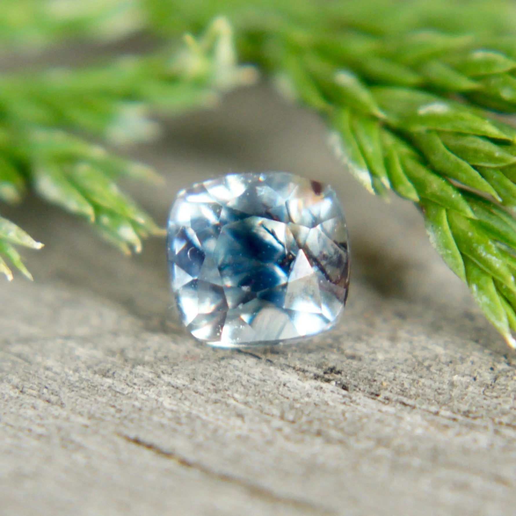 Natural Green Sapphire - Sapphirepal