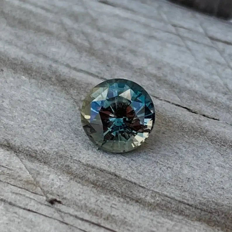 Natural Green Sapphire - Sapphirepal