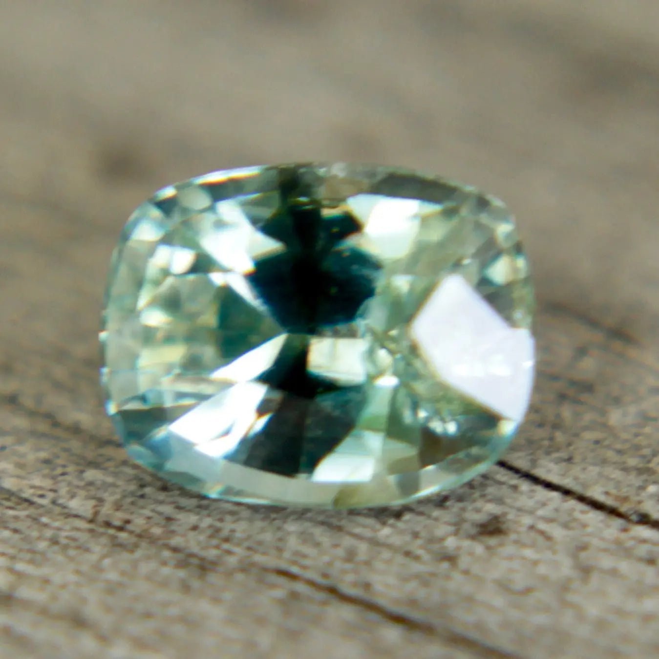 Natural Green Sapphire - Sapphirepal