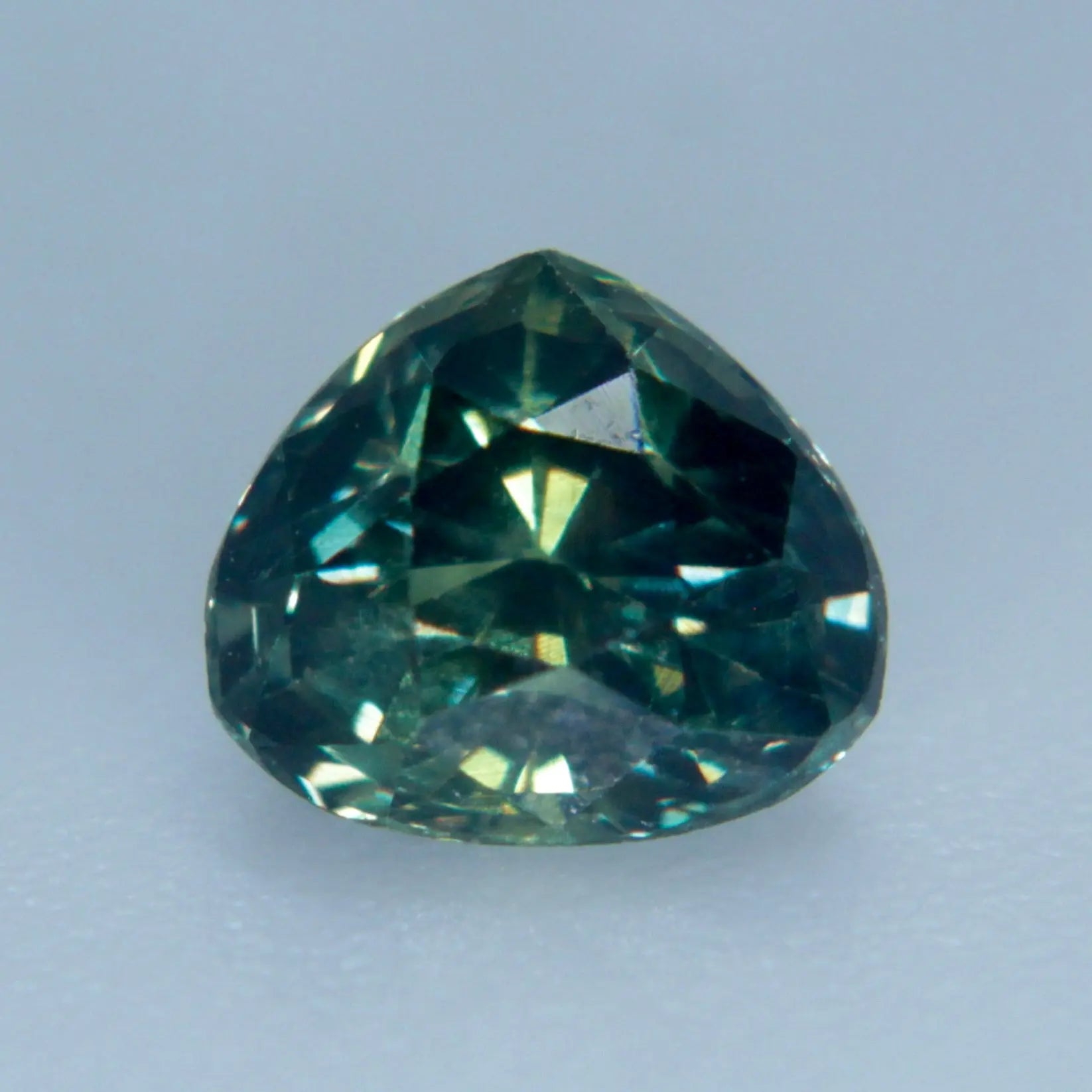 Natural Green Sapphire - Sapphirepal