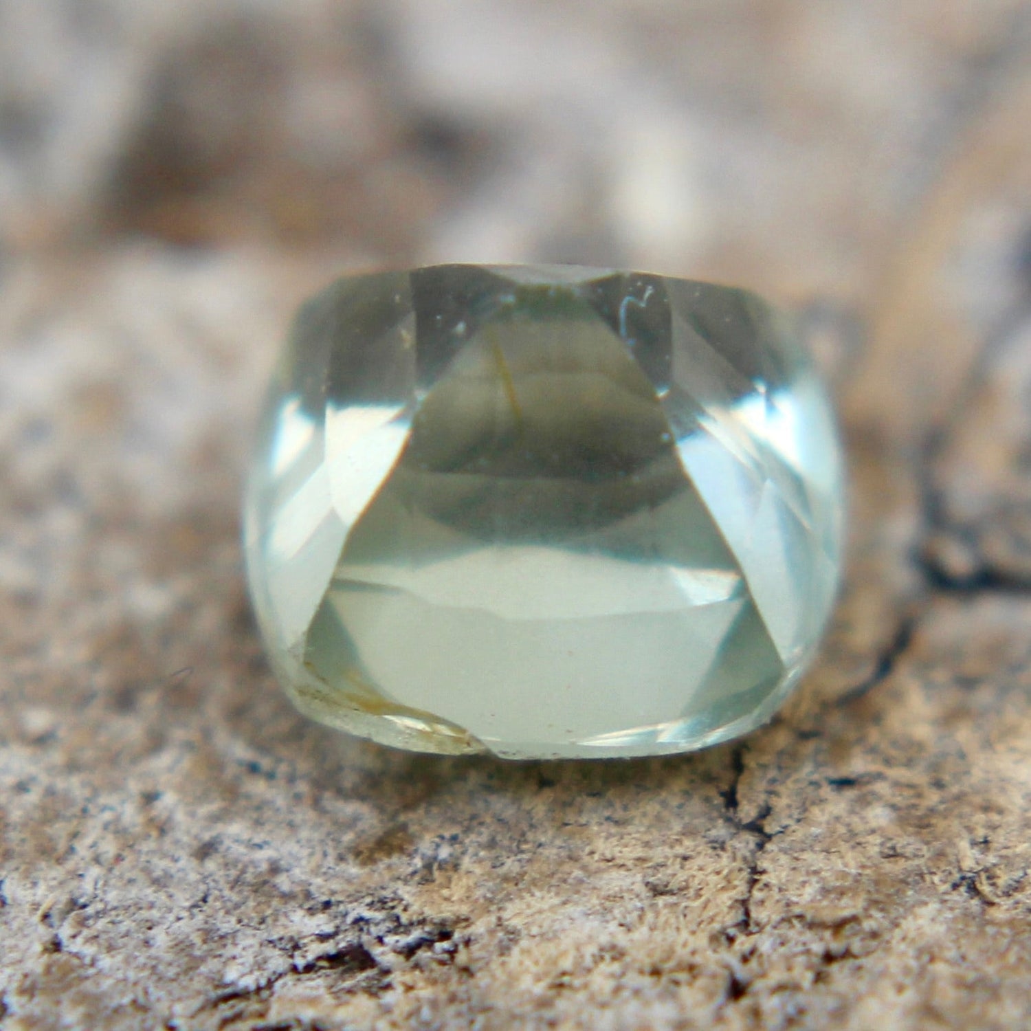 Natural Green Sapphire - Sapphirepal