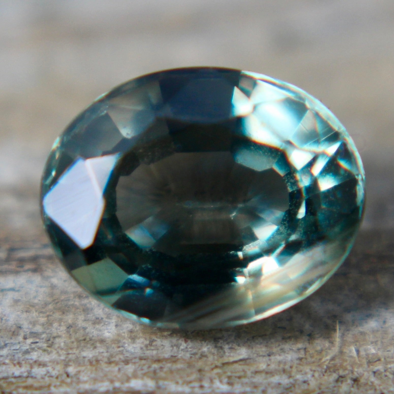 Natural Green Sapphire - Sapphirepal