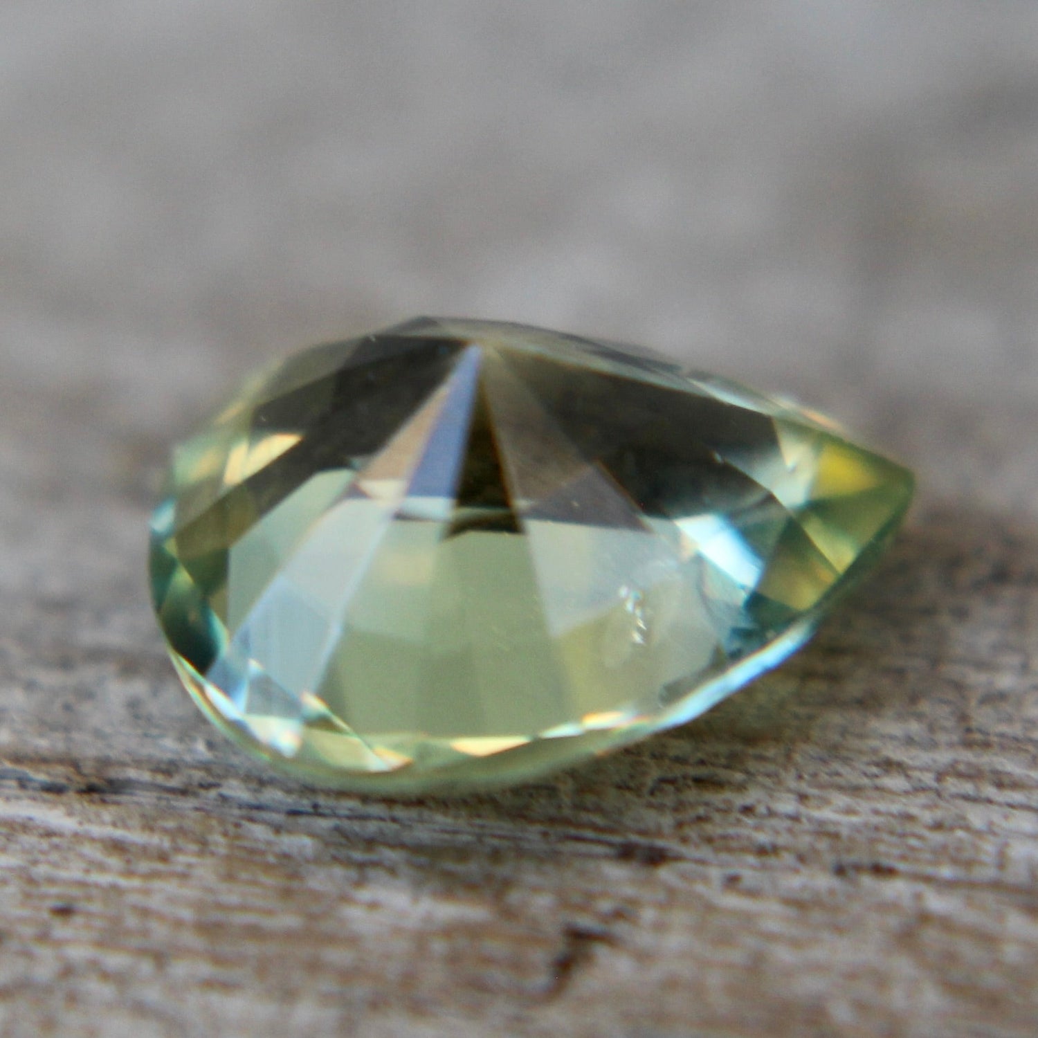 Natural Green Sapphire - Sapphirepal