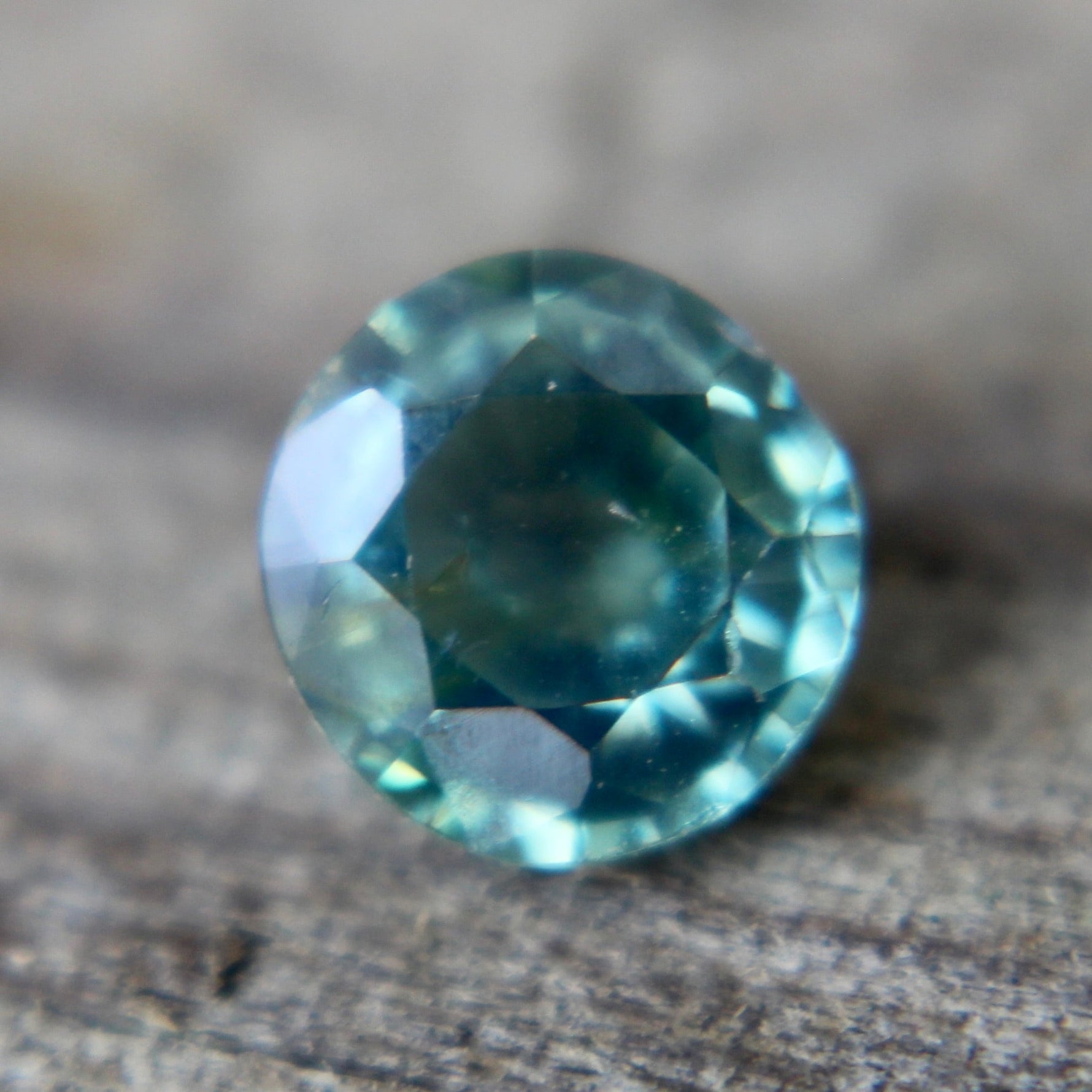 Natural Green Sapphire - Sapphirepal