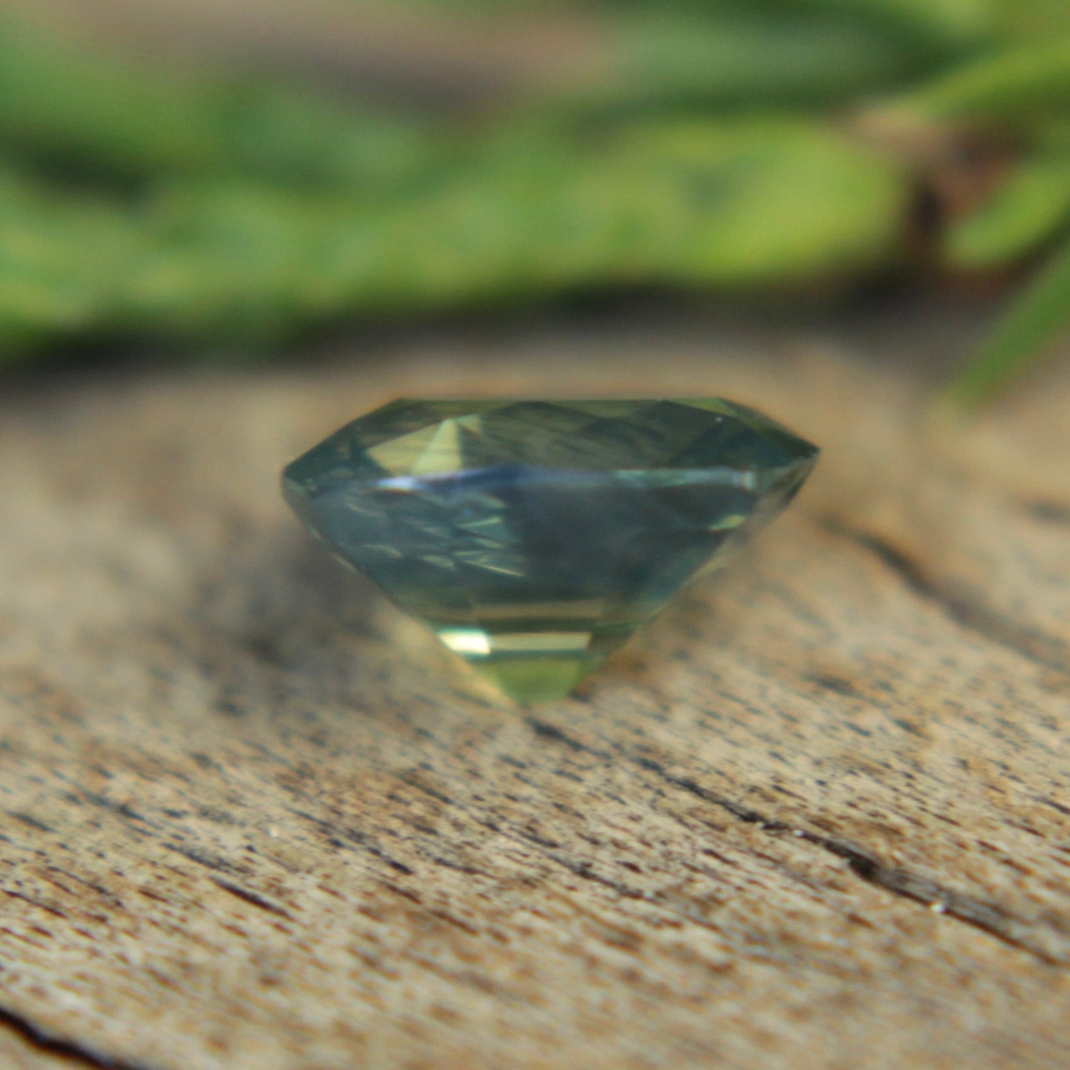 Natural Green Sapphire - Sapphirepal