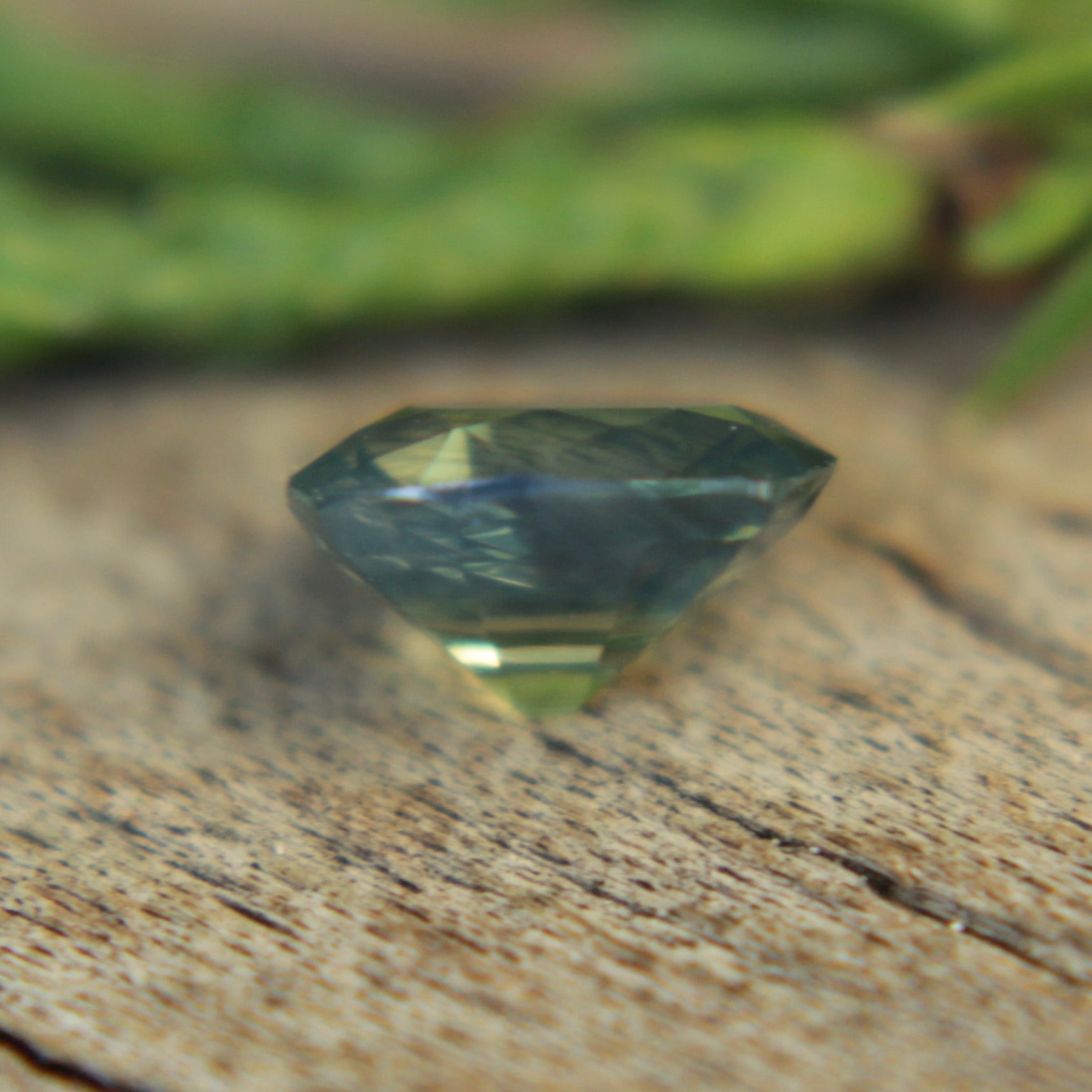 Natural Green Sapphire - Sapphirepal