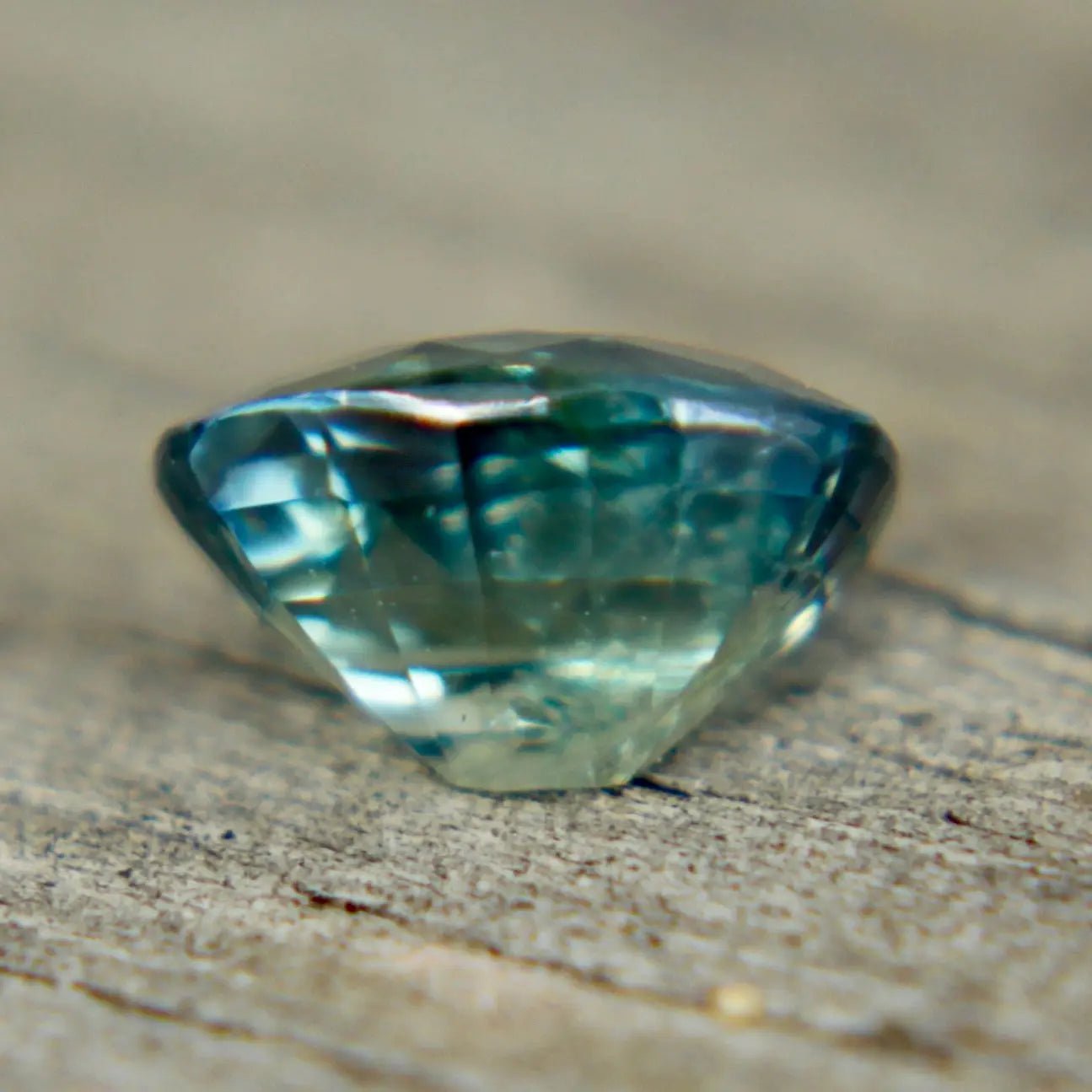 Natural Green Sapphire - Sapphirepal