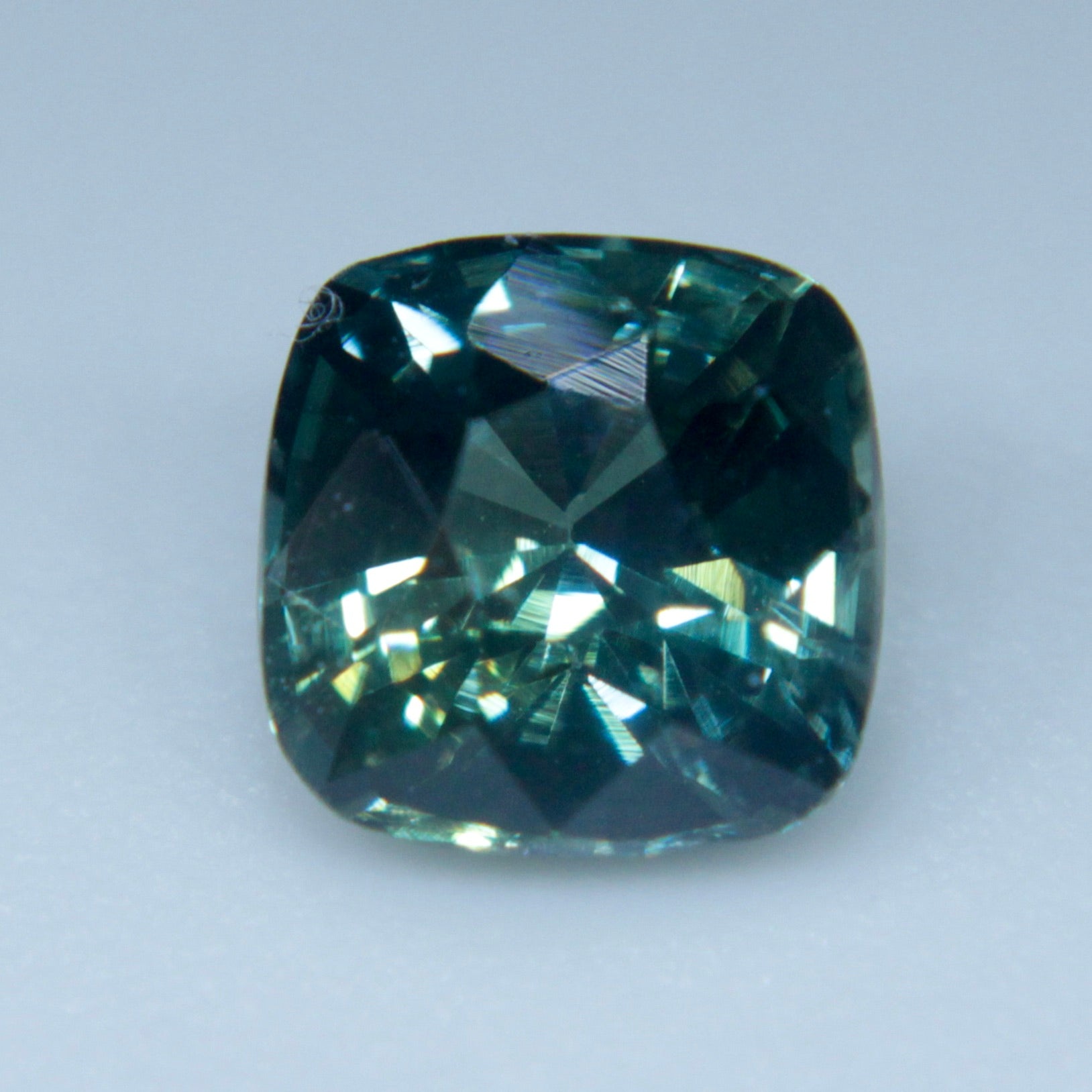 Natural Green Sapphire - Sapphirepal