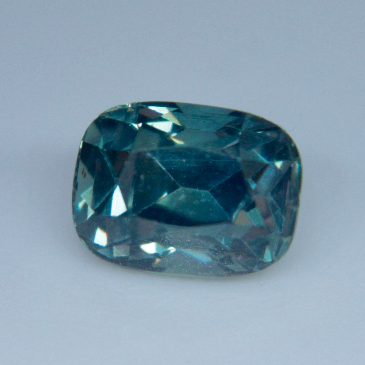 Natural Green Sapphire - Sapphirepal
