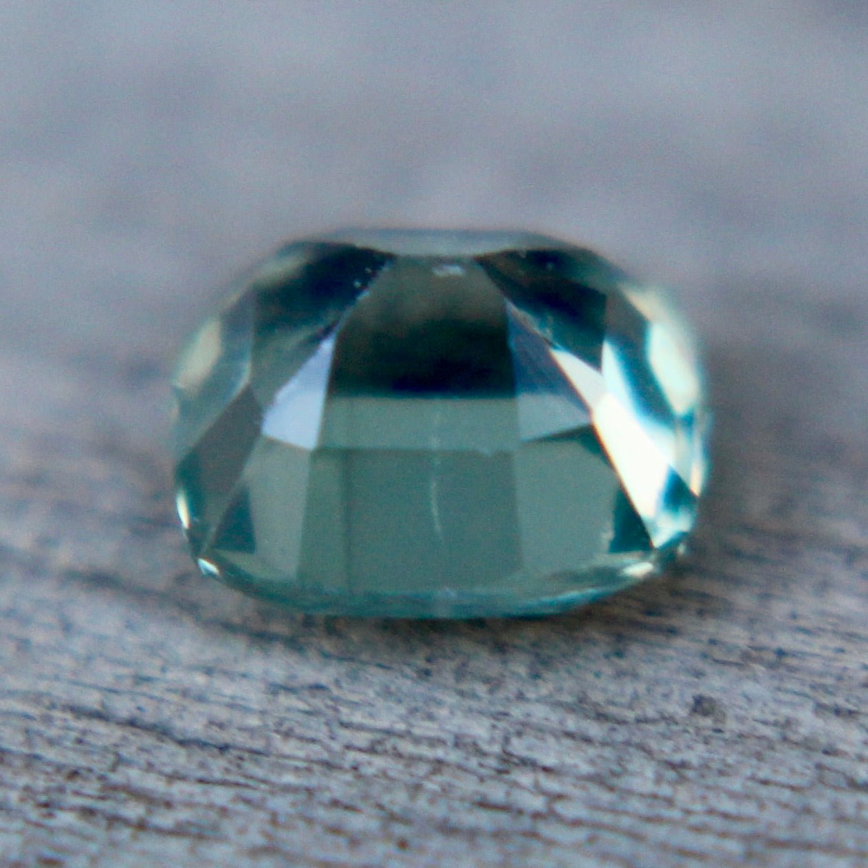Natural Green Sapphire - Sapphirepal