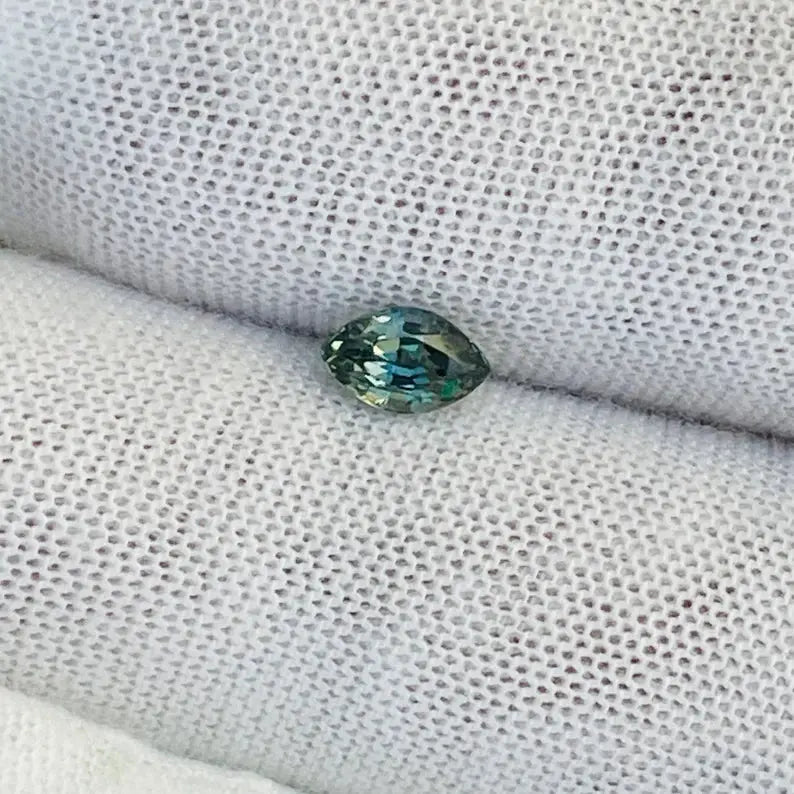 Natural Green Sapphire - Sapphirepal