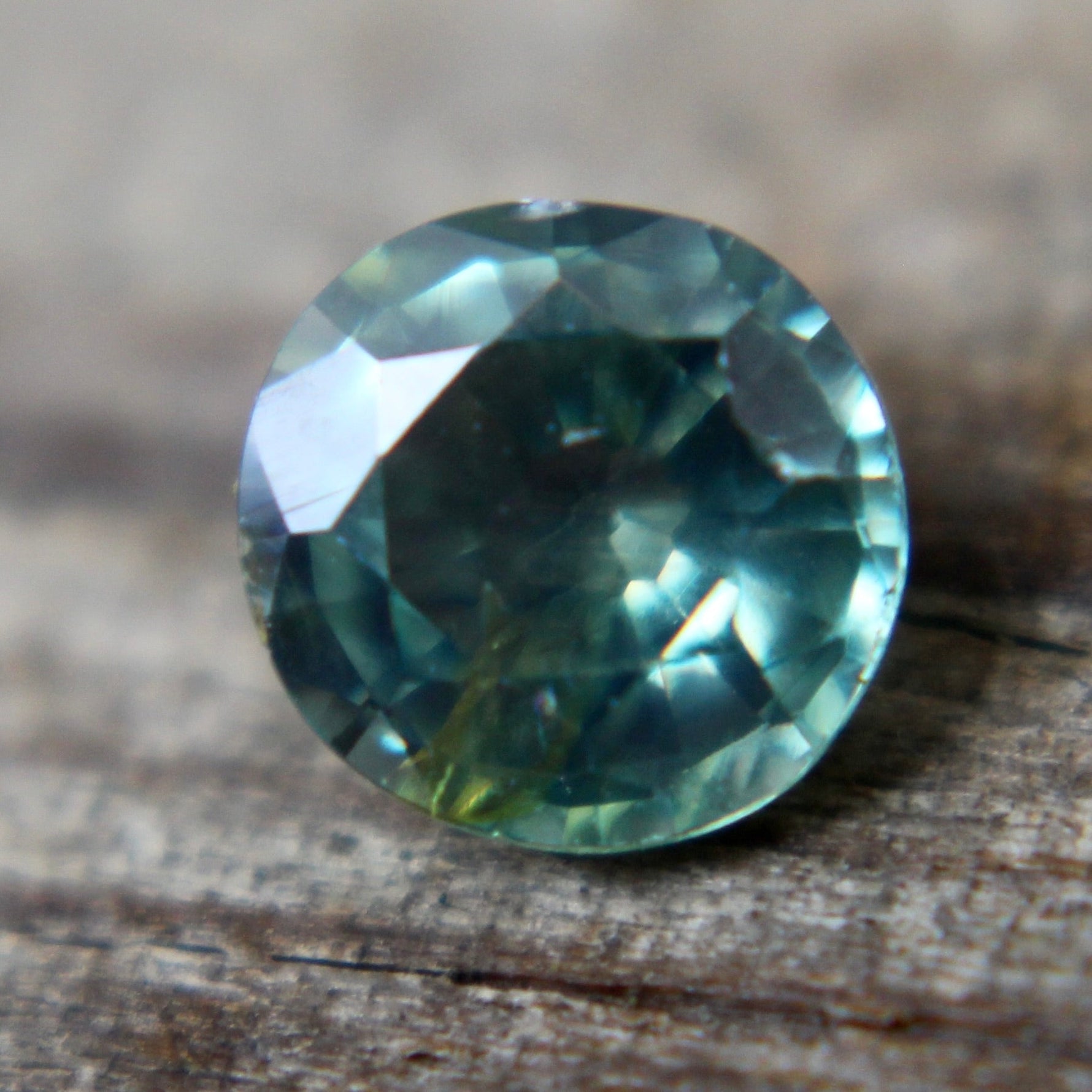 Natural Green Sapphire - Sapphirepal
