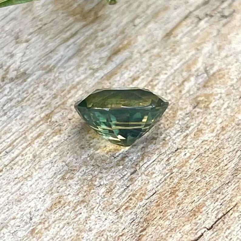 Natural Green Sapphire - Sapphirepal