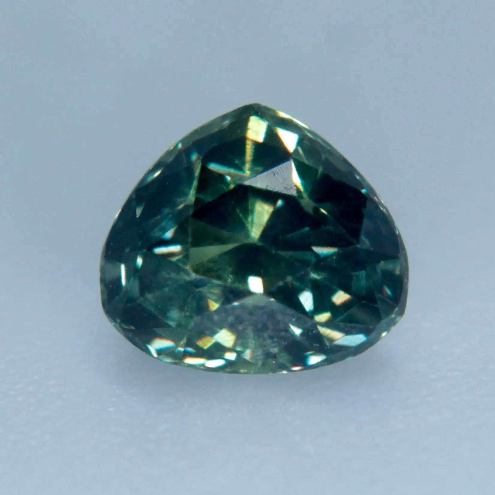 Natural Green Sapphire - Sapphirepal