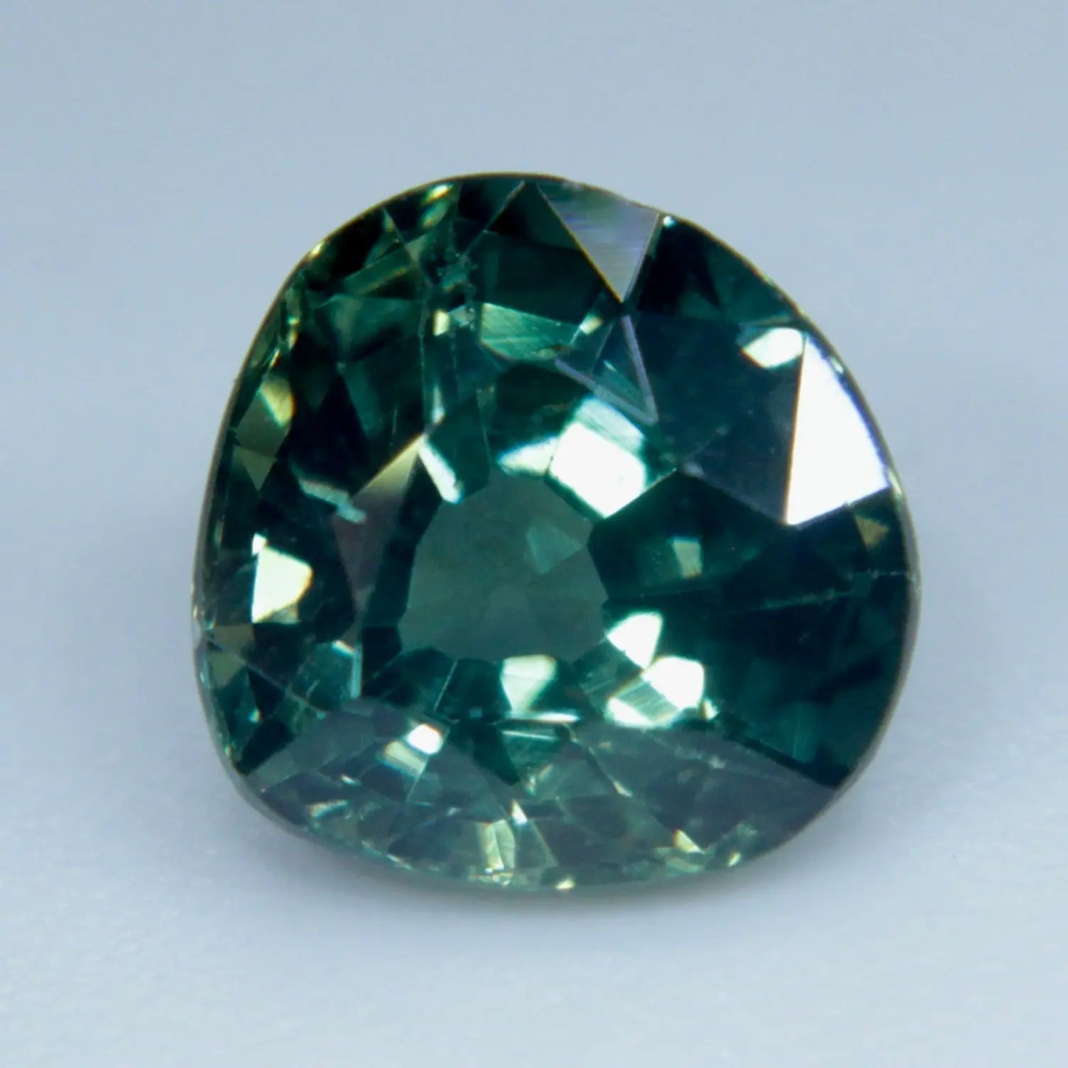 Natural Green Sapphire - Sapphirepal