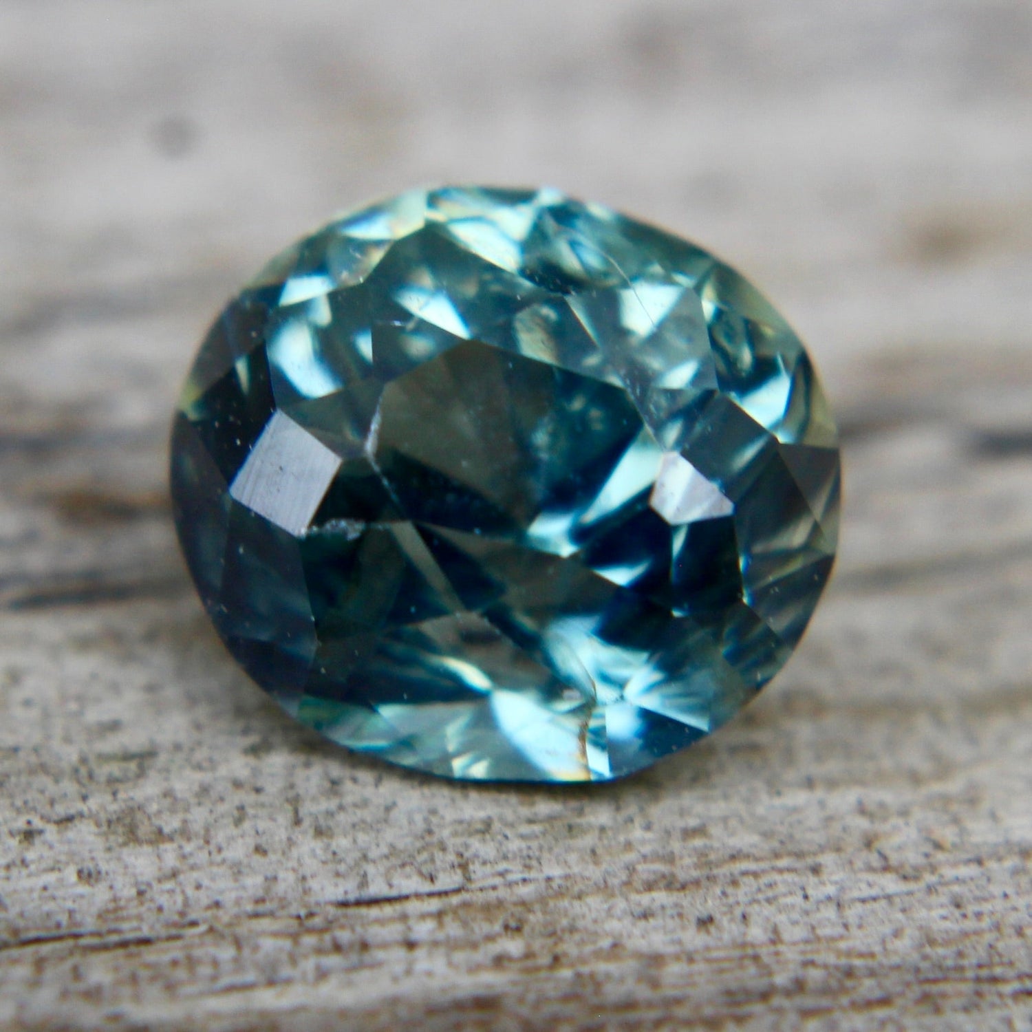 Natural Green Sapphire - Sapphirepal
