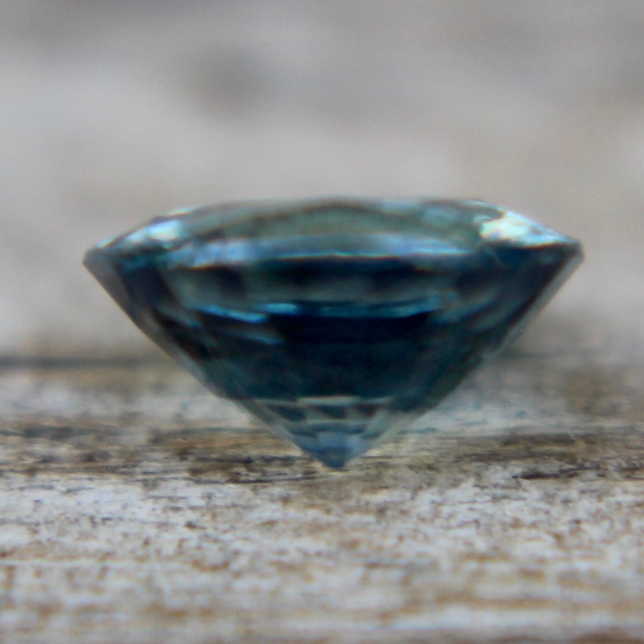 Natural Green Sapphire - Sapphirepal