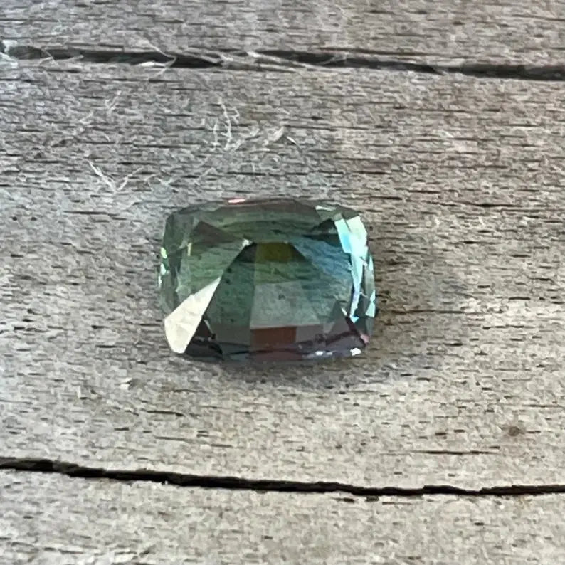 Natural Green Sapphire - Sapphirepal