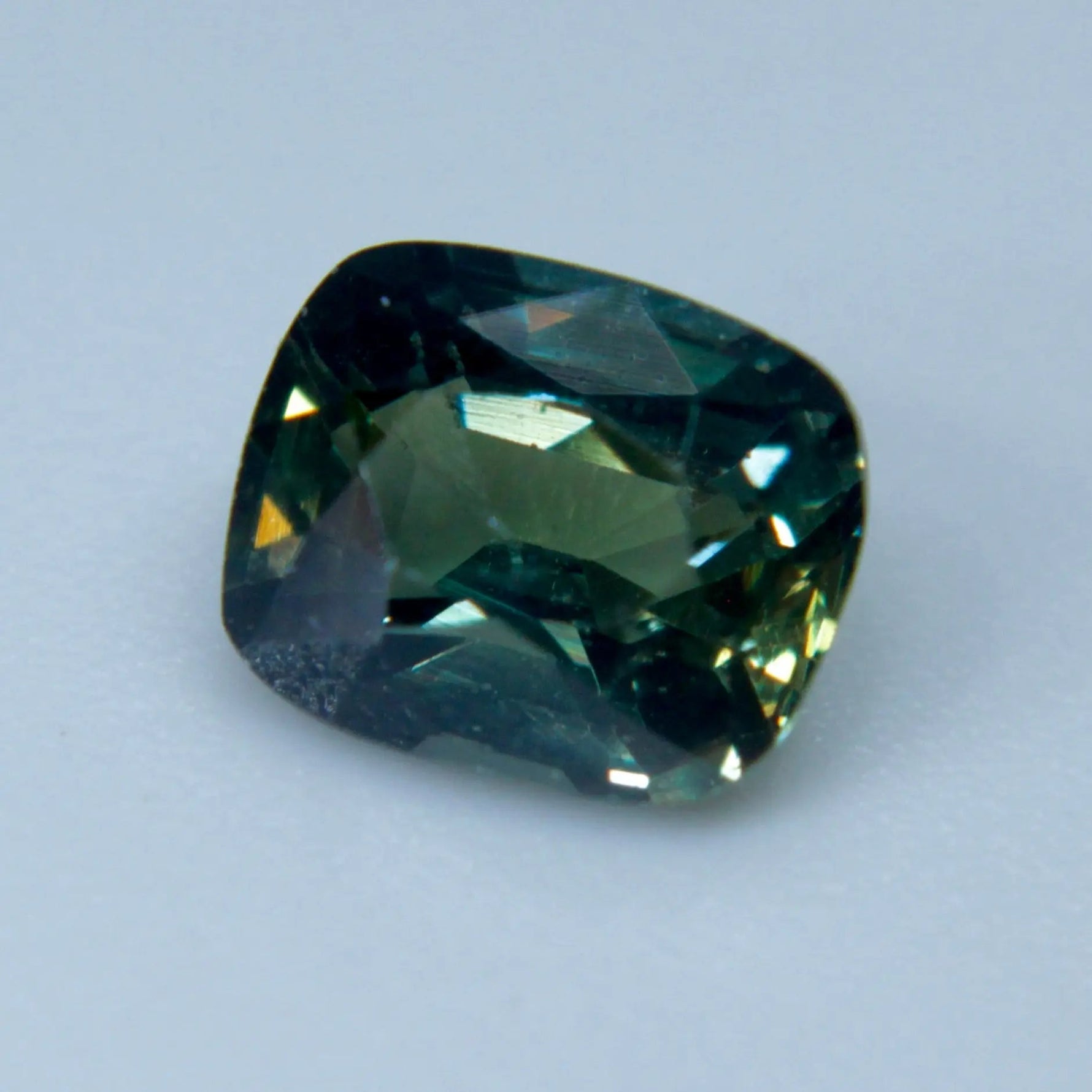 Natural Green Sapphire - Sapphirepal