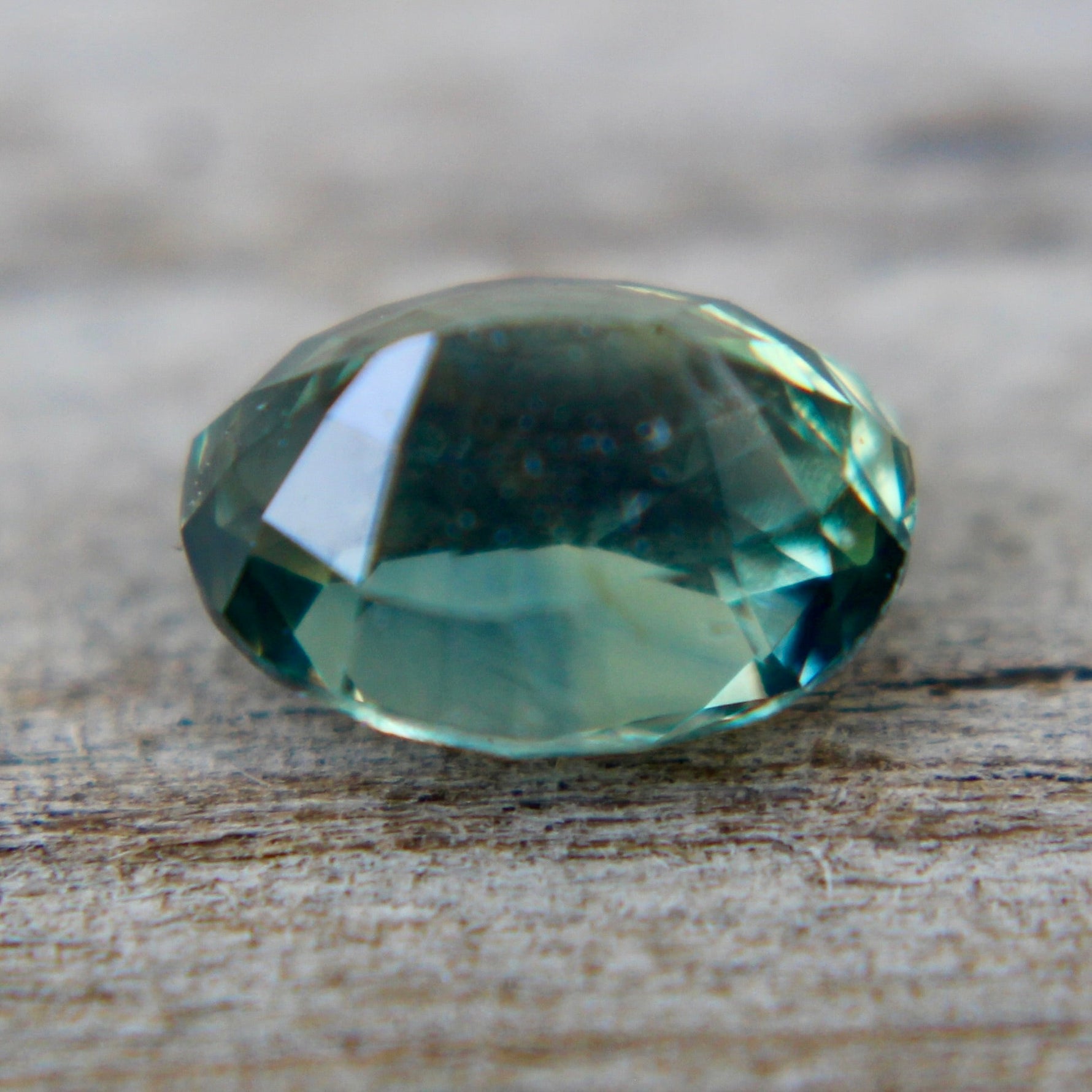 Natural Green Sapphire - Sapphirepal